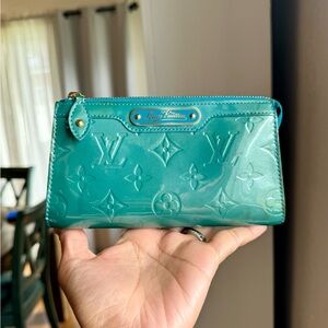 🌸SOLD🌸Louis Vuitton Vernis Trousse Cosmetic Pouch